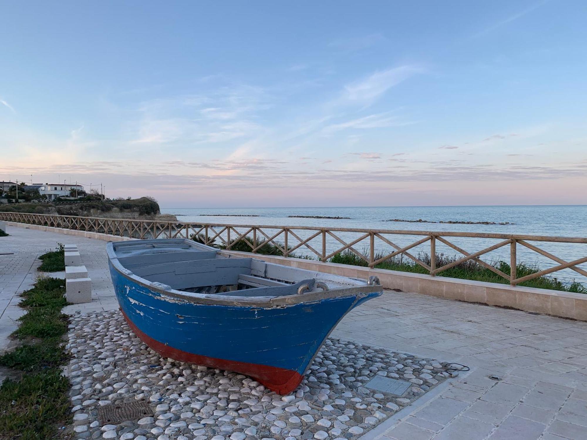 Vischi Apartment Trani By Le Marinelle Loc Turistica Bagian luar foto