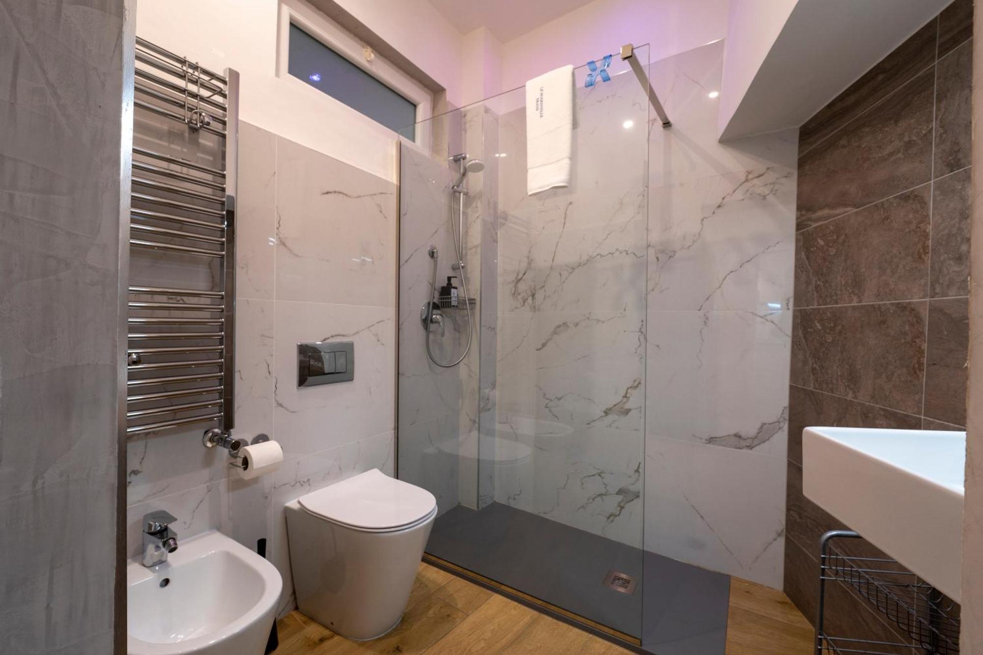 Vischi Apartment Trani By Le Marinelle Loc Turistica Bagian luar foto